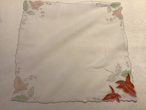 10471🌟Vintage Madeira Floral 3D Rose Wedding Handkerchief - Picture 4 of 6