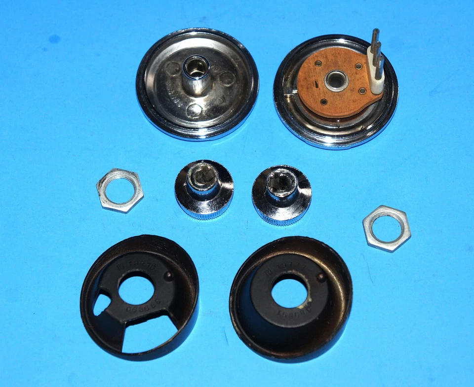 Oldsmobile Toronado 1966 1967 OEM perillas y biseles de radio - juego Foto 3 de 3