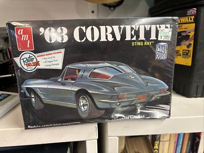 AMT 1963 Corvette Sting Ray 1/25 Scale Model Kit Street Rods AMT861/12 New