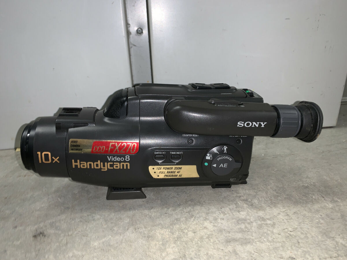 Sony Video Camera Recorder CCD-Fx270 Bundle - For Parts or Sony Video Camera Recorder CCD-Fx270 Bundle - For Parts or