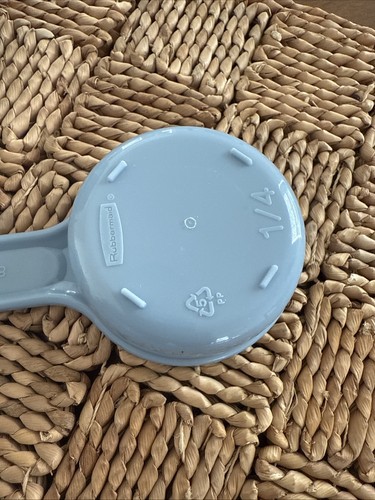 Vintage Rubbermaid Nesting Measuring Cups Blue 4 Pc Set 8315 Ring Servin Saver - Picture 14 of 22