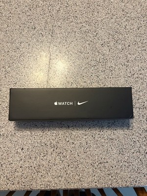 Apple Watch Nike Series 5 40mm GPS 32GB Black Aluminum Case Black Band