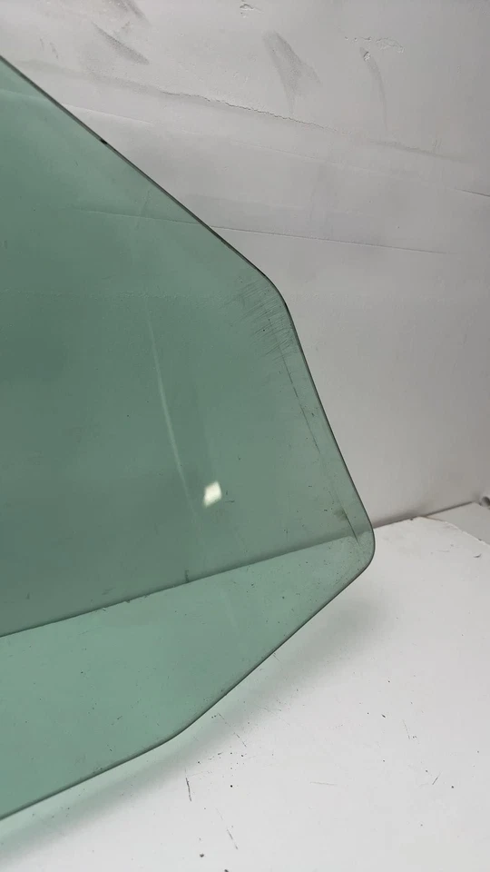 97 DODGE INTREPID Front Door Glass/window Dodge Right - Image 4 of 4