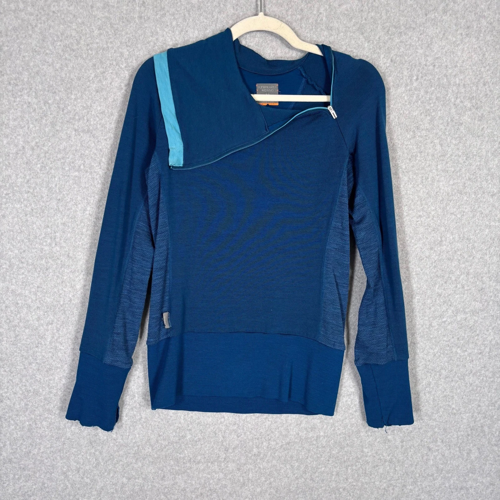Icebreaker Merino Wool Base Layer Sweater Womens Medium Asymmetrical Zip Neck