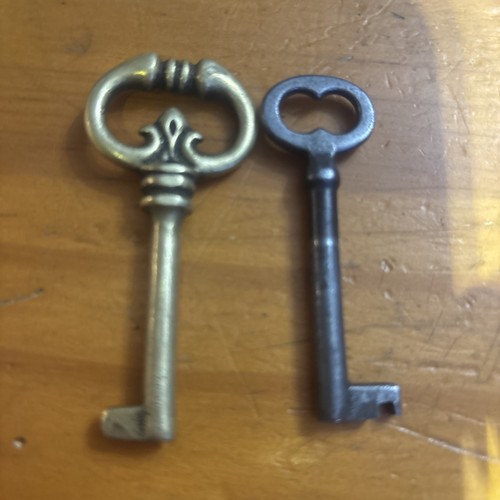 2 Total Antique Skeleton Keys! Good Condition On Both!!