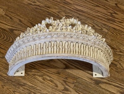 Hickory Manor House Wreath Bed Crown Wall Teester Heavy 24.25  Wide x 8.5  Tall