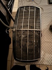Mercedes W123 Kühlergrill Original NEU NOS Mercedes W123 Kühlergrill Original NEU NOS