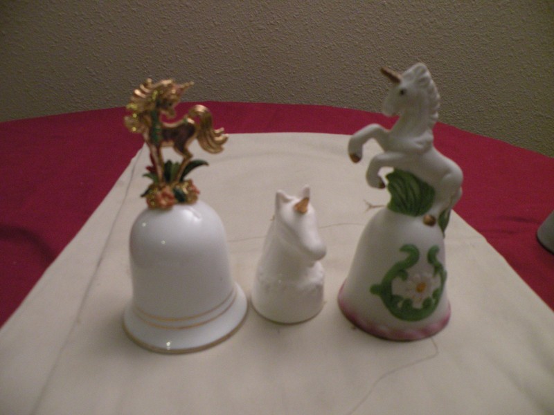 3 CERMAIC HORSE BELLS