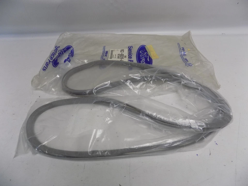 Nuevo sello de retención de techo corredizo Ford Escort 1998-2003 OEM F8CZ-6352190-AAC Foto 2 de 3