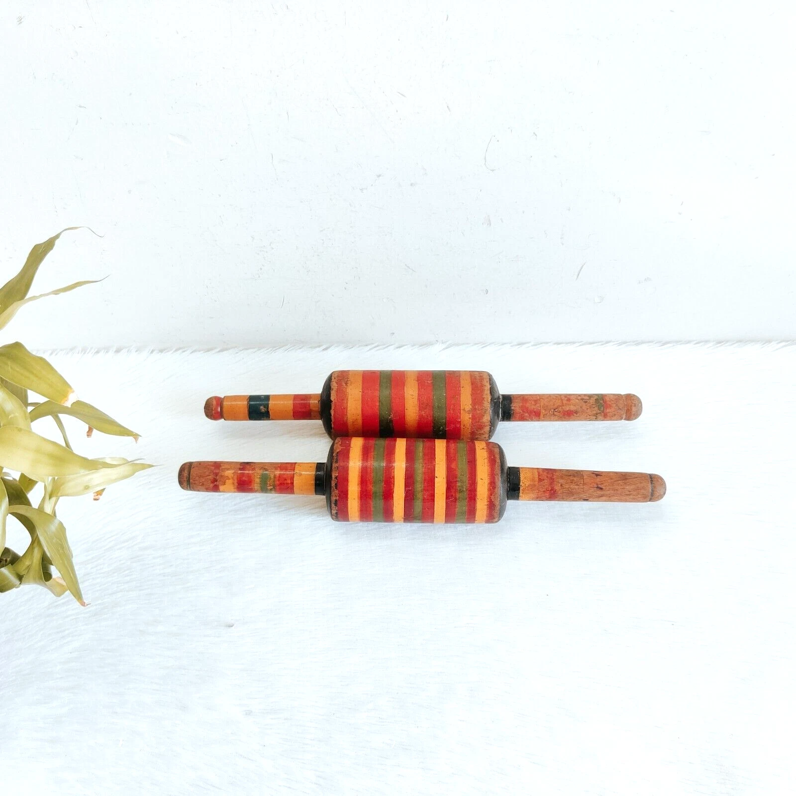 1920 Vintage Handmade Lacquered Tortilla Bread Bakers Wooden Rolling Pin 2Pc W32
Opens in a new wind