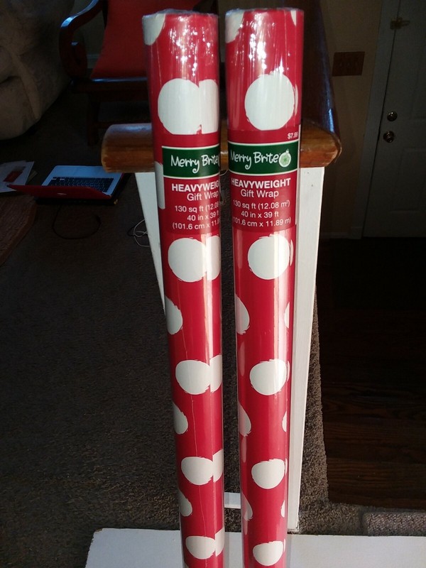 MERRY BRITE HEAVYWEIGHT GIFT WRAP 130 SQ FT, 40 IN X 39 FT NEW IN PLASTIC, RED 
