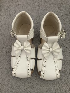 pretty originals sandals
