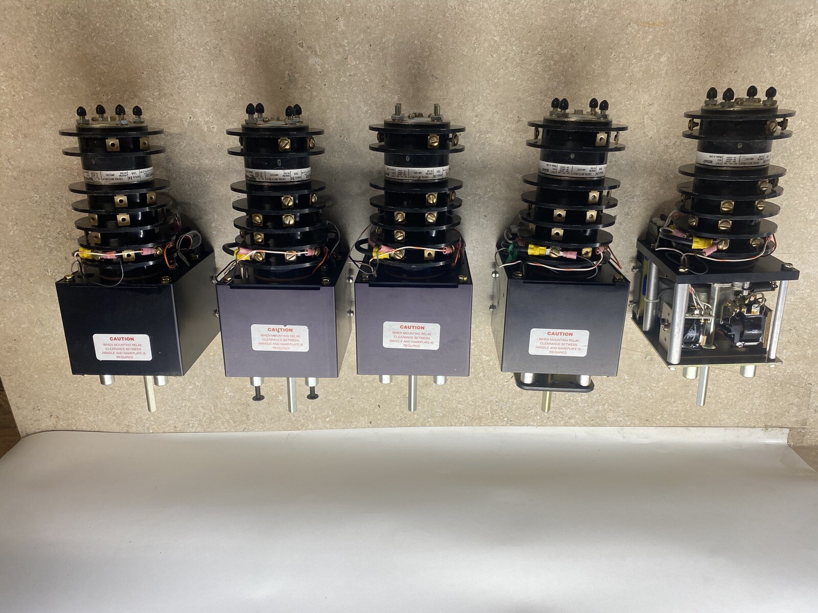 ELECTROSWITCH ROTARY SWITCH BREAKER CONTROL B82040P ( Lot Of 5)