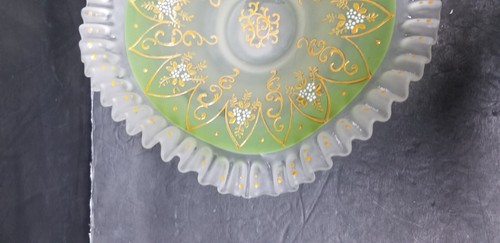 VICTORIAN ENAMELED GOLD PAINTED FLORAL VINE RUFFLE GREEN GLOWS CENTERPIECE DISH - Picture 6 of 11