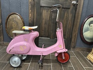 Vintage Super Sonda Chain Drive Pink Peddle Child’s Vespa Scooter