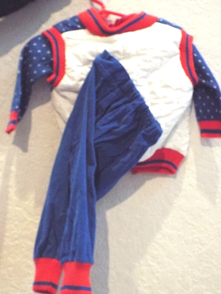 Conjunto de invierno de 3 piezas chaleco pantalones y suéter diseño bordado talla 12M Foto 3 de 4