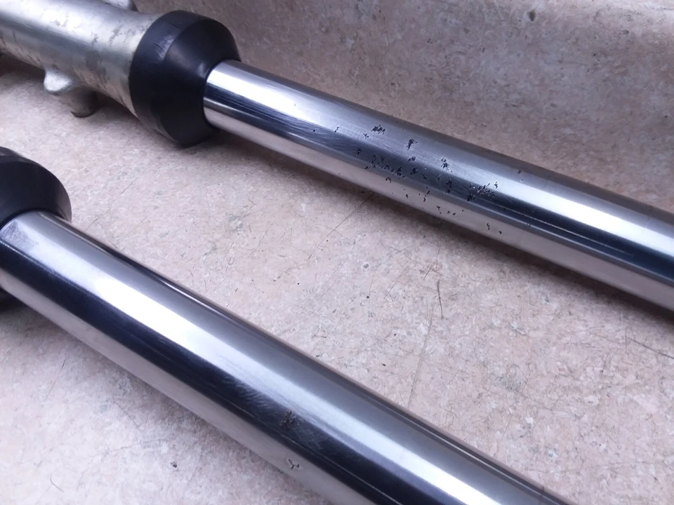 Par de horquillas delanteras Kawasaki 400 KZ KZ400 (KZ400B) 1979 de colección ANS-B155 Foto 3 de 4