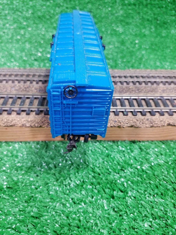 Upgraded Model Power HO Conrail 40' Slide Door Steel Boxcar CR 269976 - Image 4 of 4