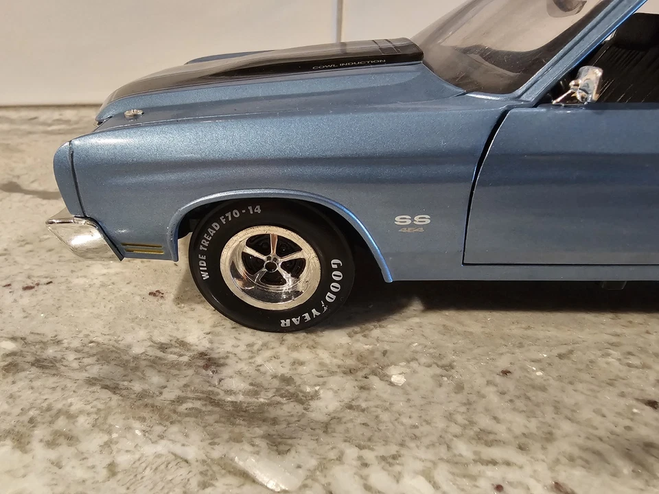 american muscle 1:18 die cast 1970 chevelle Ss 454 Ls 6 Blue No Box  - Image 2 of 4