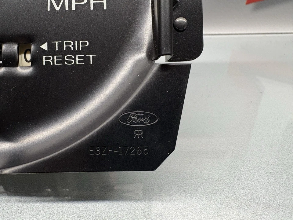 Velocímetro Ford Mustang 1983-86 85 mph excelente estado Foto 2 de 4