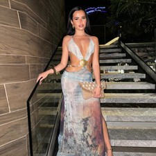 Sexy Women's Dress With A V-Neck, A Very Gorgeous Open-Back Dress