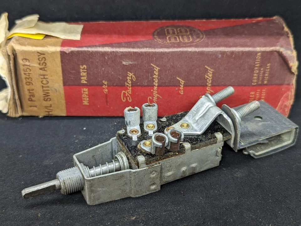 NOS 1941 1942 CHRYSLER NEW YORKER WINDSOR SARATOGA INTERRUPTOR DE FAROL - Imagem 2 de 4