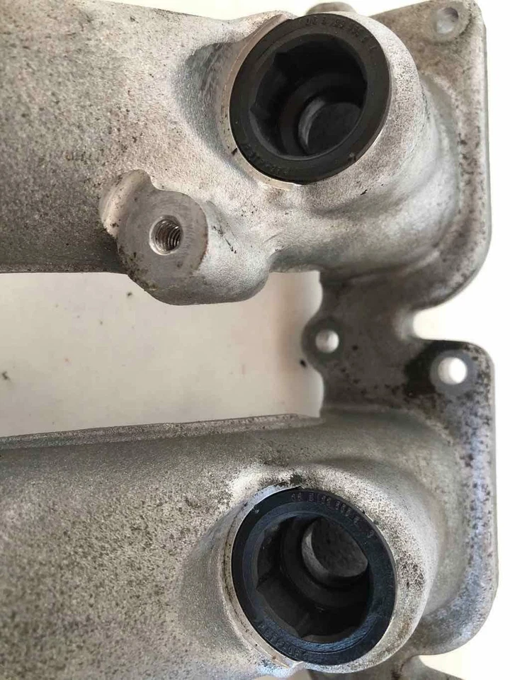 Colector de admisión del motor Volkswagen Beetle 1999-2001 06A133223AH 1,8 L usado Foto 2 de 4