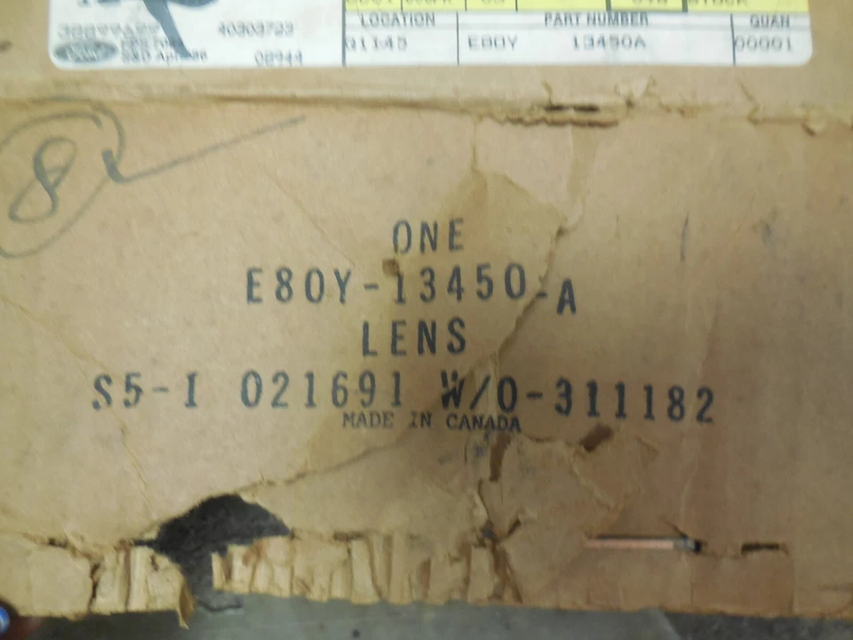 NOS 1988 1989 Lincoln Continental Tail Lamp Assembly RH E8OY-13450-A - Image 3 of 3