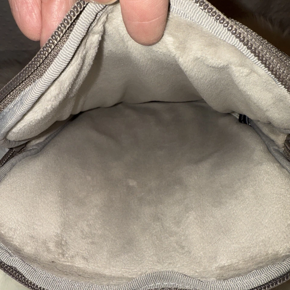 Marc by Marc Jacobs QUILTED NYLON PADDED TABLET TECH SLEEVE Taupe 8.25”x10.5" - Image 4 of 4