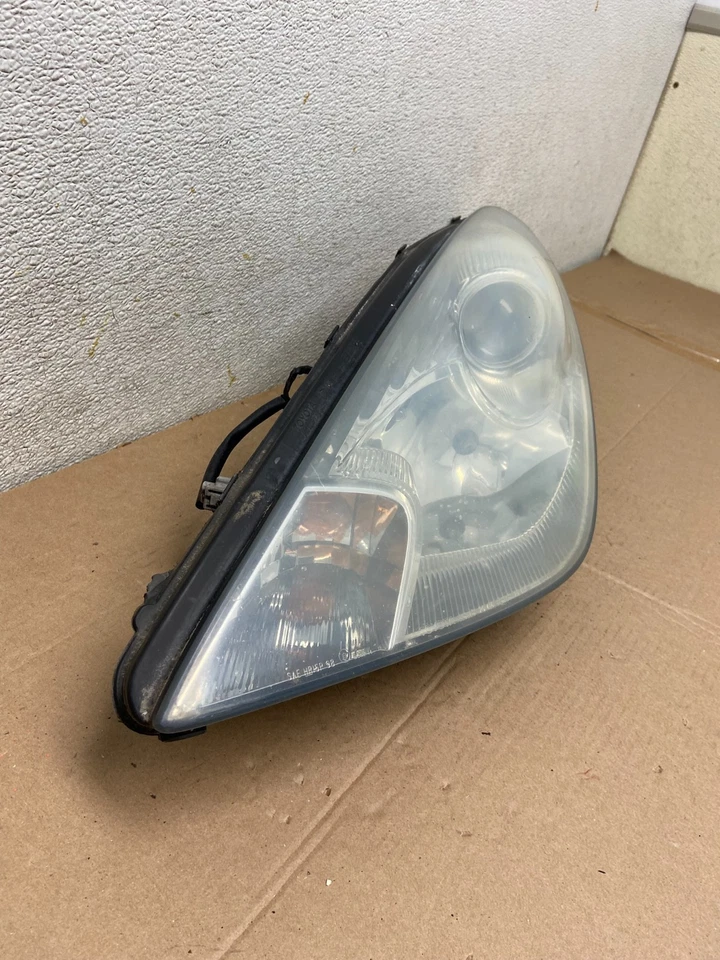 2000 to 2005 Toyota Celica Left Driver LH Side Halogen Headlight OEM Q8880 DW - Image 2 of 4
