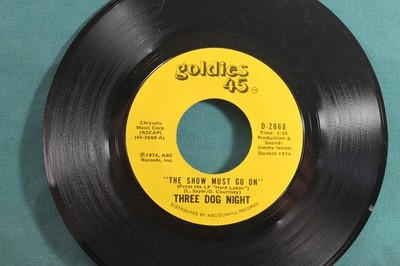 THREE DOG NIGHT---THE SHOW MUST GO ON