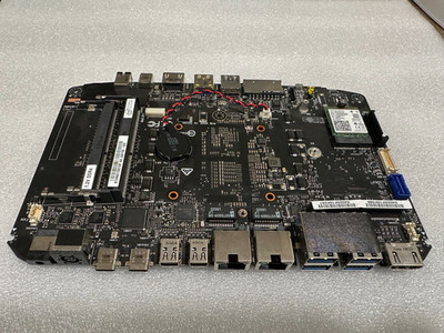 Intel NUC8i7HVB Mini Board J68196-502 (Intel Core i7-8809G)  SR3RL