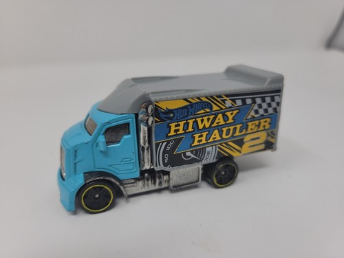 Hot Wheels 2012 Hiway Hauler 2 Truck – Satin Gold, 1:64 Scale Die-Cast, New Models 45 Collectible - View #5