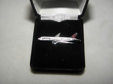 DELTA AIRLINES BOEING 767 AIRPLANE LAPEL TACK PIN PILOT F/A CHRISTMAS GIFT NEW