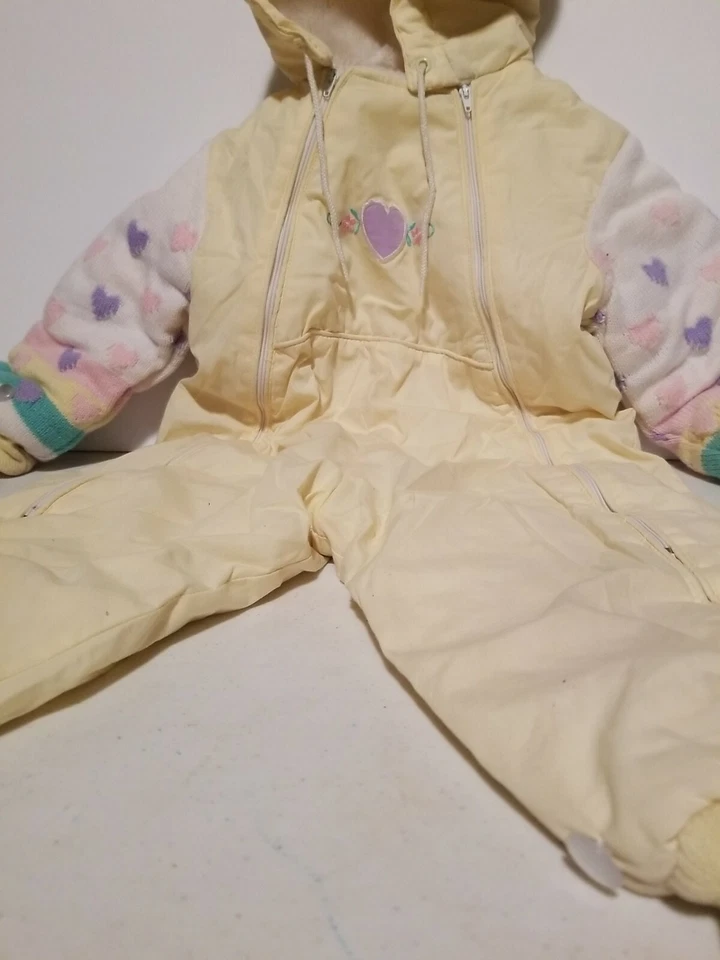 Traje de Nieve Azul Vintage Jordache Niñas Talla 18 Meses Puffer Acolchado Corazones Amarillo Foto 4 de 4