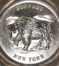 VTG BUFFALO NEW YORK  NY BISON SCENIC EDGE SOUVENIR METAL ASHTRAY TRINKET DISH