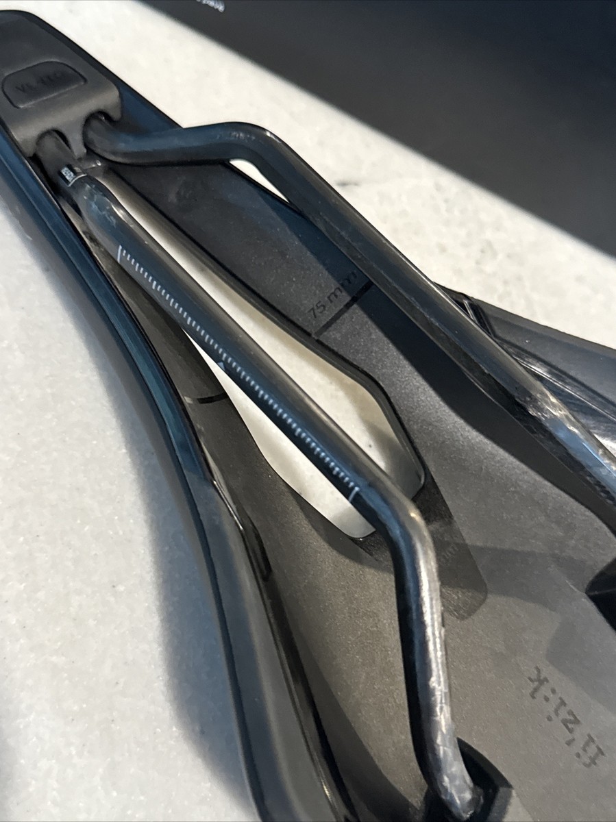 Fizik Argo Vento R1 140mm Saddle - Black 8021890486486 | eBay Fizik Argo Vento R1 140mm Saddle - Black 8021890486486 | eBay