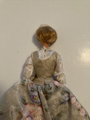 Mattel 1995 Hollywood Legends Maria in The Sound of Music Barbie