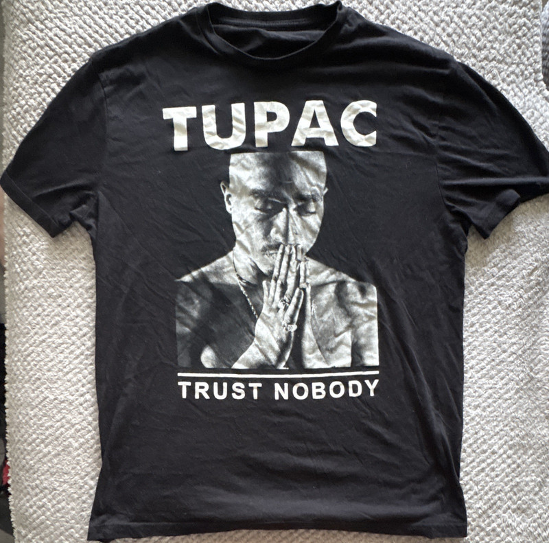 Tupac Hip Hop graphic T-shirt Black size Medium