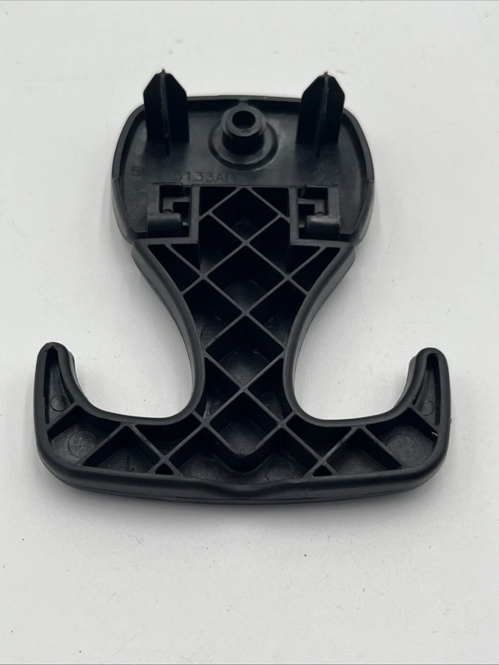 Chrysler 300 2011-2023 maletero izquierdo derecho carga amarre gancho 55315133AD Foto 4 de 4