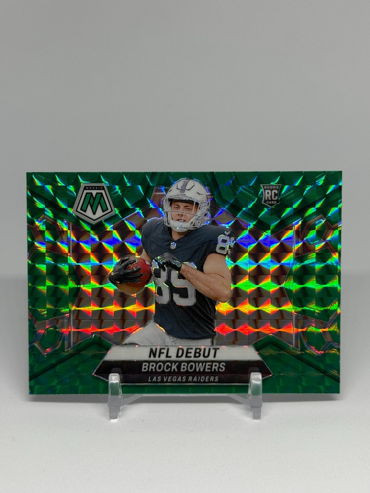 2024 Panini Mosaic - NFL Debut Brock Bowers #286 Green Mosaic Prizm (RC)
