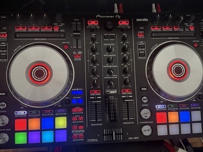 Pioneer DJ DDJ-SR2 + Flightcase + Decksaver + Netzteil + USB-Kabel