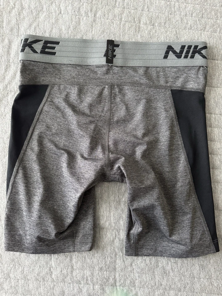 Pantalones Cortos de Compresión Nike Niños Jóvenes Gris S Foto 2 de 4
