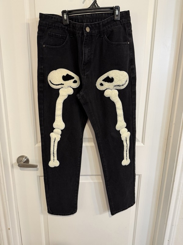 Men’s Black Straight Leg 34 jeans  w/Skeleton bones appliqué Street wear Goth