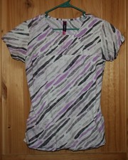 Scrub Works Brand print Scrub Top size XS bright colors purple print GORGOUS 