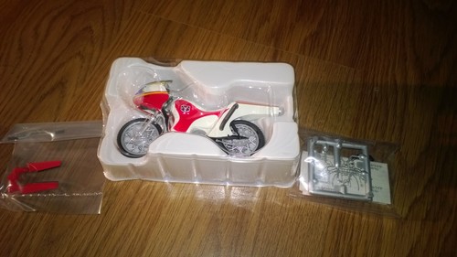1/24 NUOVO CICLONE SHOCKER RIDER KAM RIDER SERIE HG METALLO COLLEZIONE MOTO - Foto 9 di 14