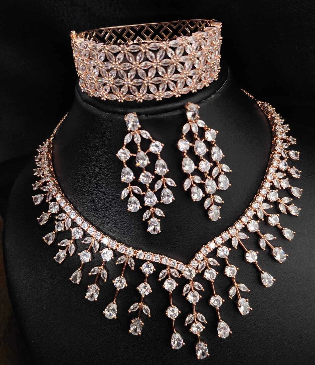 Gold jewellery shop kada