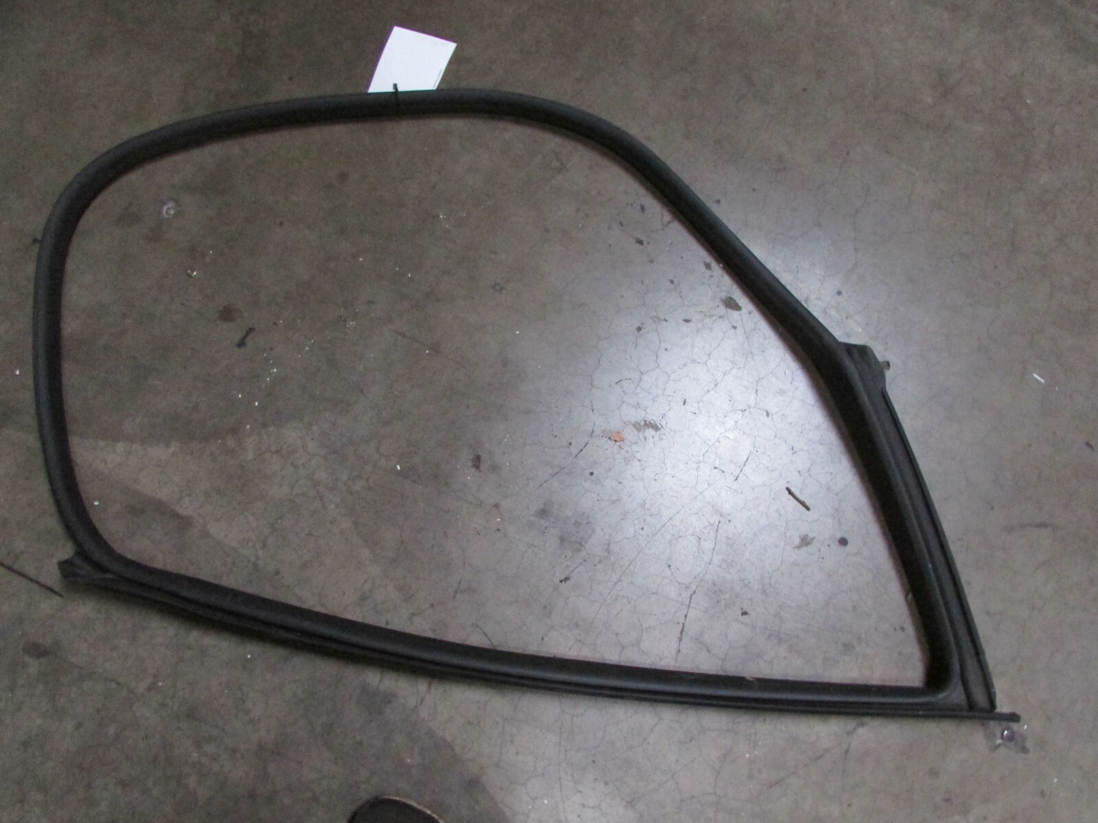Maserati Ghibli, RH, Right Front Door Gasket, Used, P/N 670108175