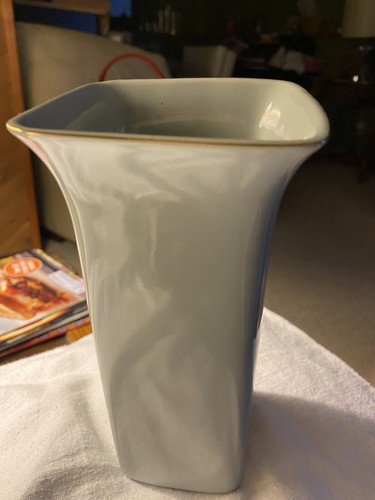 Royal iris vase by ortagiri 8x4” in blues gold - Picture 3 of 6