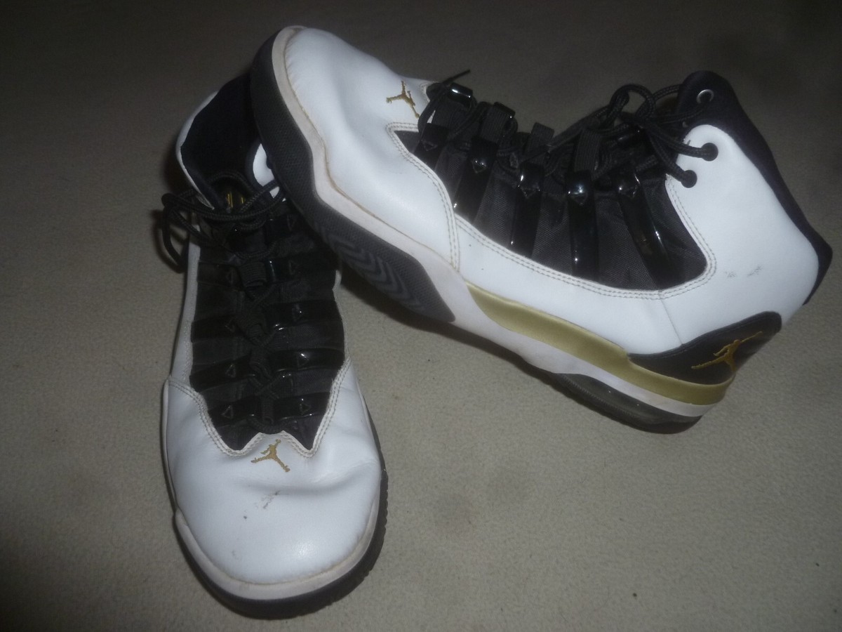 NIKE AIR JORDAN MAX AURA SHOES AQ9084-107 SIZE 9.5 BLACK GOLD 